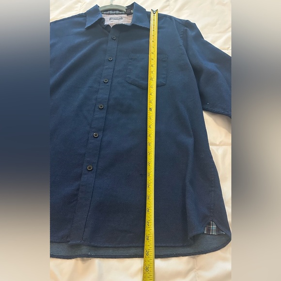 Van Heusen Never Tuck Classic Navy Button Down Shirt Size M - Picture 9 of 11